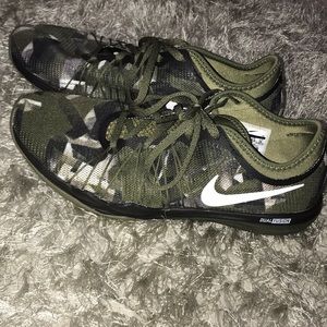Nike dual fusion hit